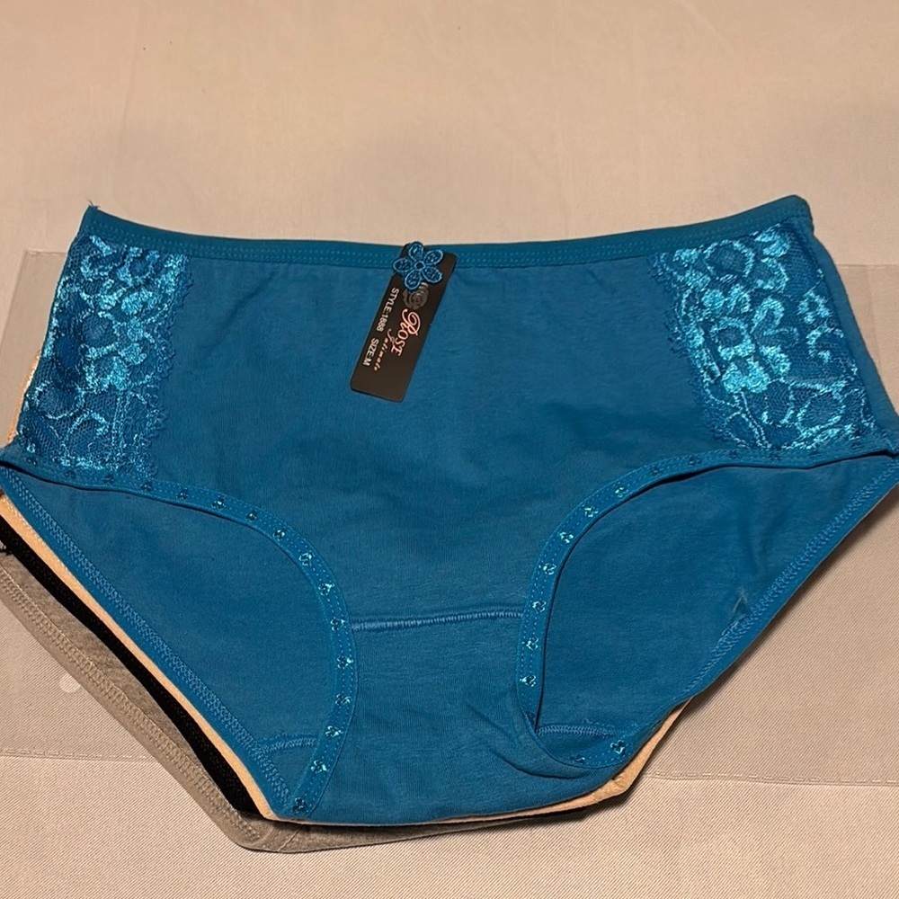 Rose Intimate Set of 4️⃣  Lace Women's Briefs